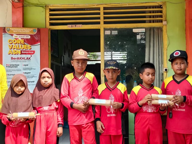 Kegiatan penyerahan Hadiah HUT RI ke 80